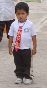 079 0036 Ecuador - Pueblito la Ternura - Kindergarten Tanzen