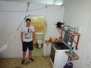 099 0009 Peru - Iquitos - Hostel Mad Micks