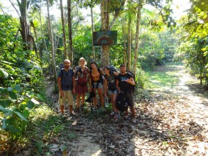 101 0075 Peru - Iquitos - Weg zu Arco Iris